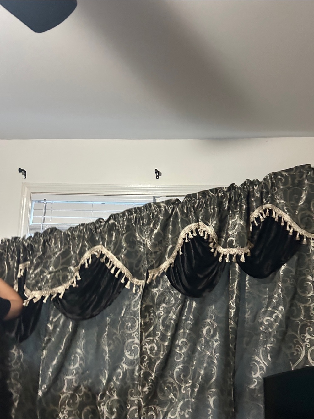 Curtain Set - Picture 5 of 5